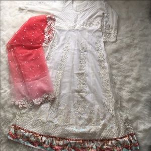 STUNNING WORN ONCE EXCELLENT CONDITION